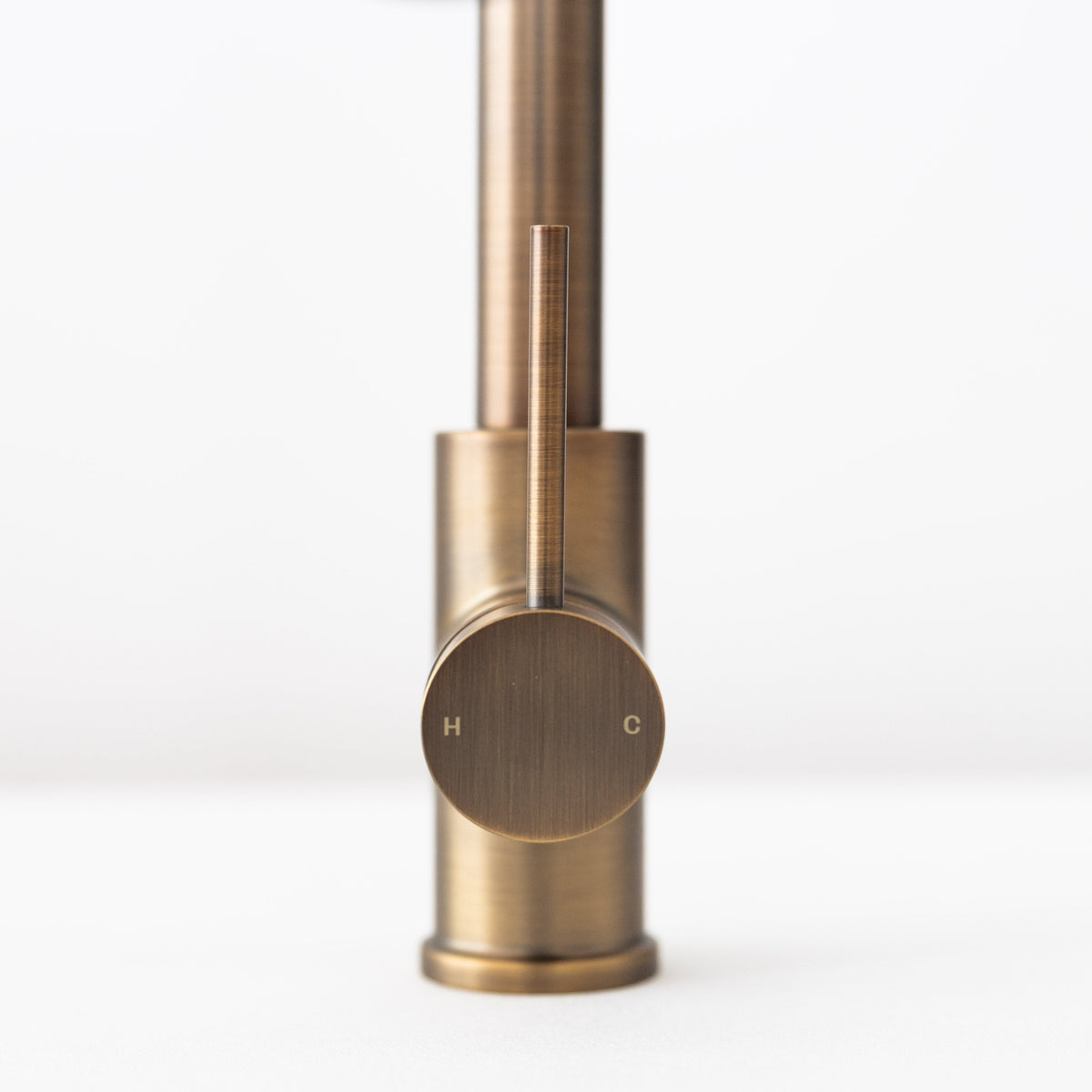 Reno Pull-Out Kitchen Mixer - Antique Brass