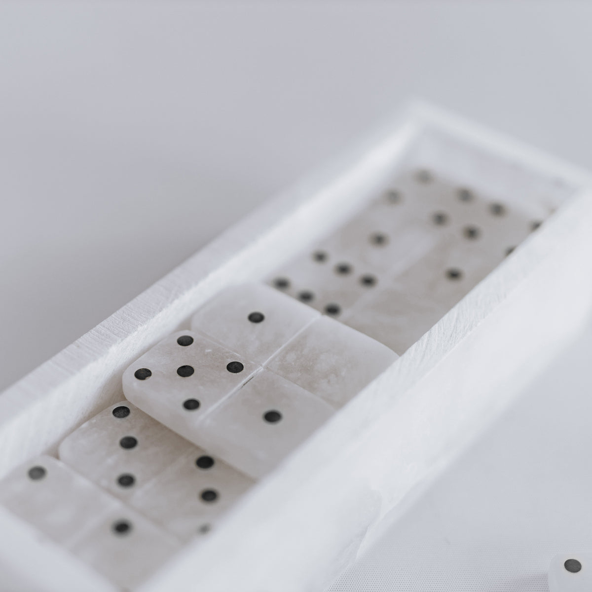 Alabaster Dominoes Game