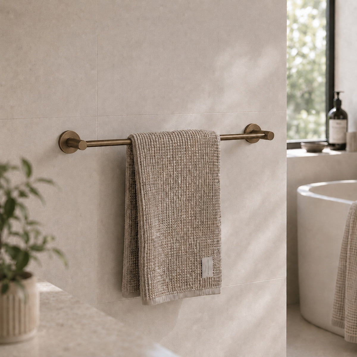 Reno Single Towel Rail - Antique Brass