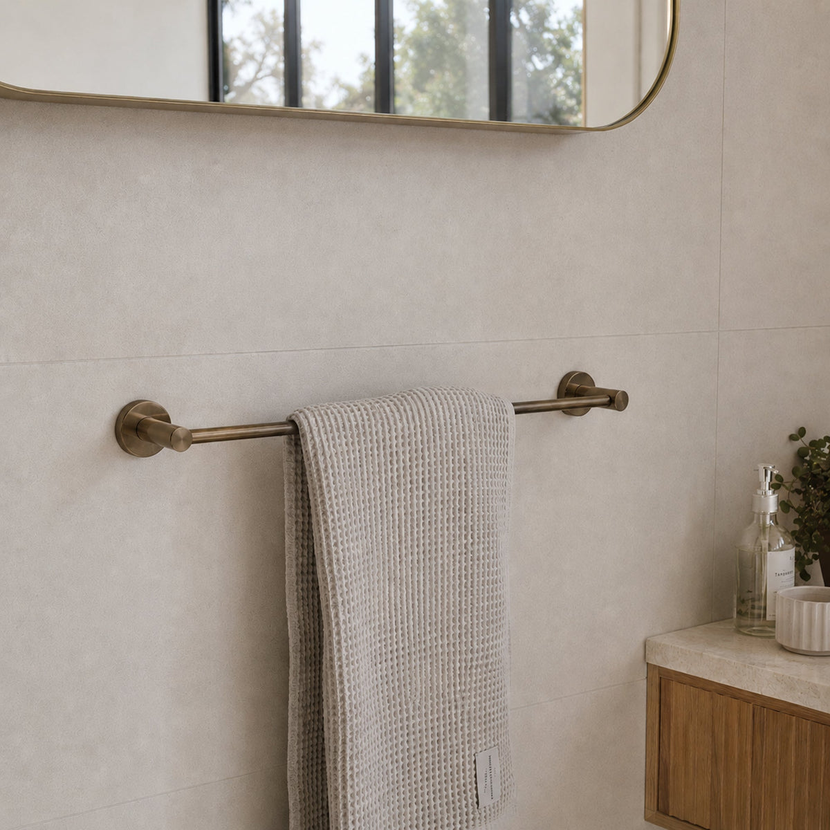 Reno Single Towel Rail - Antique Brass